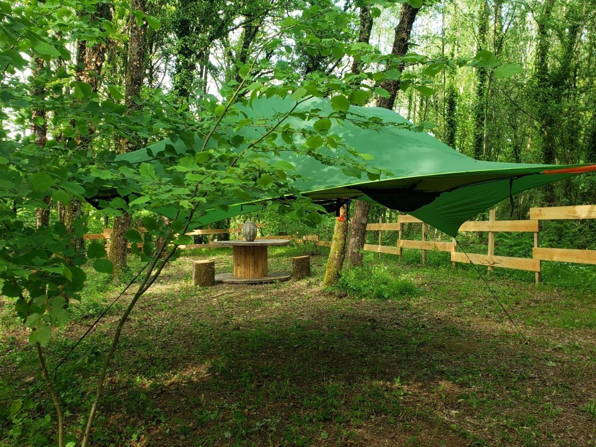 Hotel D'En Haut Tentes Suspendues Saint-Pardoux-lʼOrtigier Esterno foto